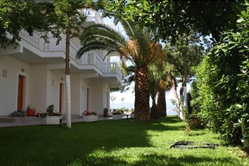 أمارنثوس Posidonia Pension المظهر الخارجي الصورة